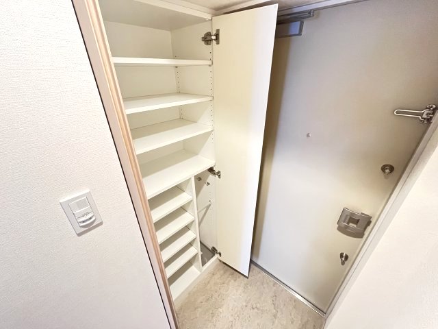 収納　★シューズボックス付き★