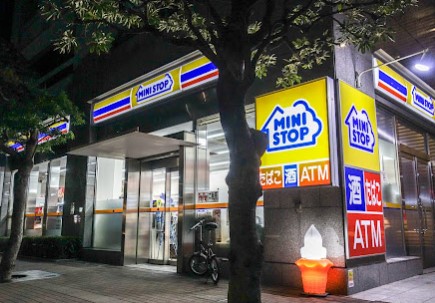 コンビニ　ミニストップ 新宿花園通り店（コンビニ）まで150m
