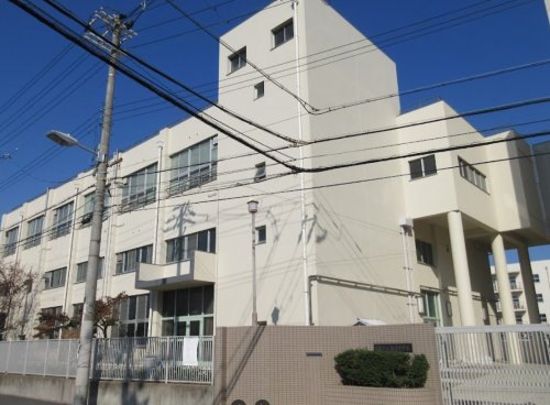 小学校　大阪市立諏訪小学校（小学校）まで407m