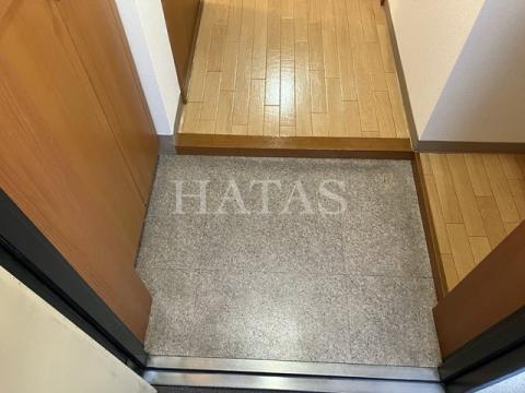 玄関　同物件別部屋です。