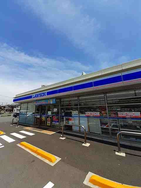 コンビニ　ローソン（コンビニ）まで700m