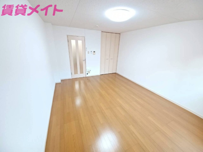 居室・リビング　別部屋参考写真です