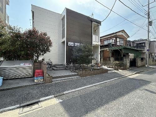 レオパレスラギの外観写真