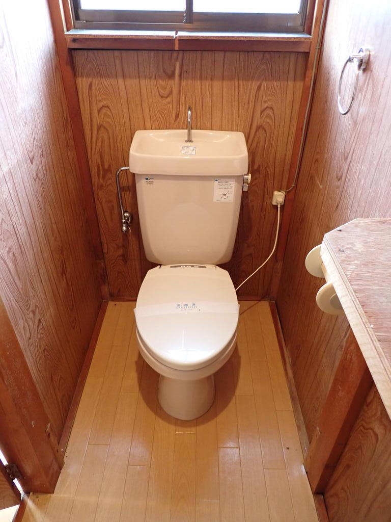 大友貸家のトイレ写真
