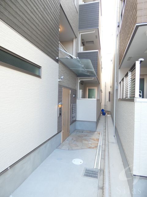 地下鉄今里筋線 井高野駅 徒歩4分 3階建 築6年の外観写真