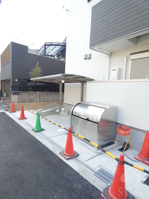 地下鉄今里筋線 井高野駅 徒歩4分 3階建 築6年の外観写真