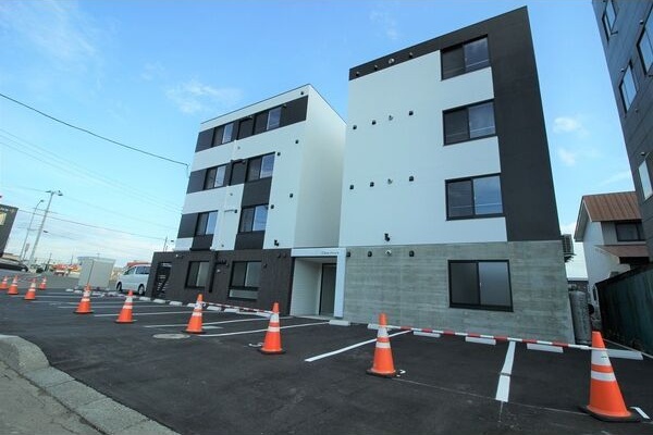 建物外観　☆物件名【クロノ ハーツ】とお伝えください！