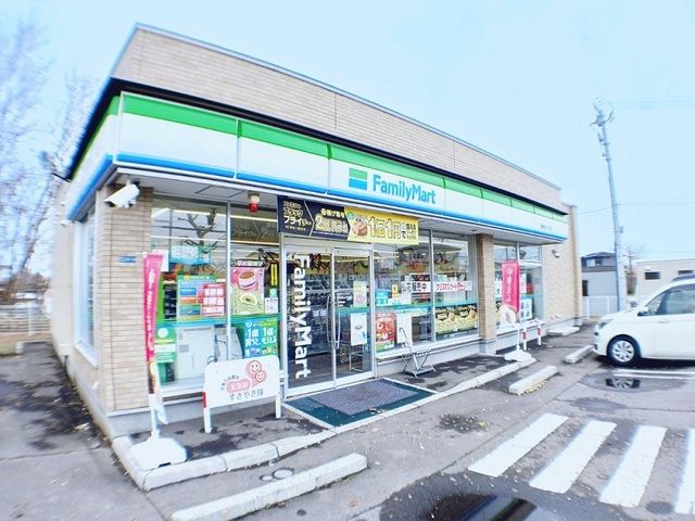 コンビニ　ファミリーマート神山２丁目店（コンビニ）まで400m