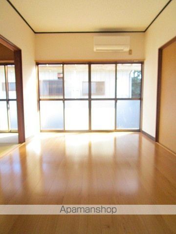 柿長住宅の居間写真