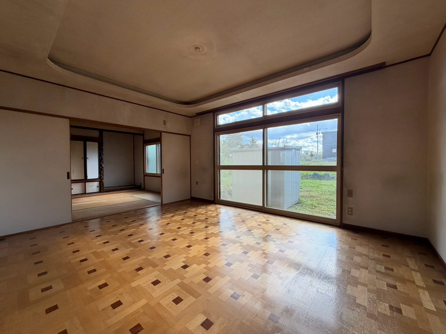 砂川市晴見3条北9丁目貸家の居間写真