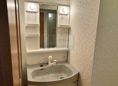 洗面設備　使いやすい独立洗面台☆