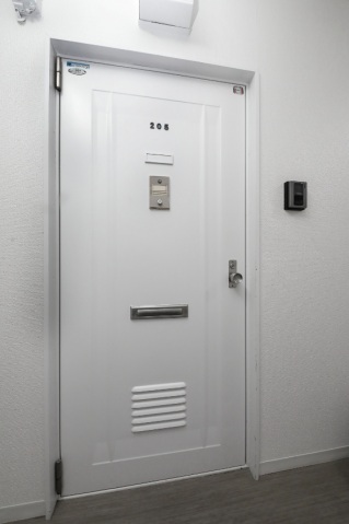 玄関　玄関扉（廊下側）