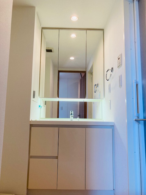 洗面設備　※同タイプの別のお部屋の物件です。