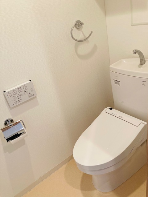 トイレ　※同タイプの別のお部屋の物件です。