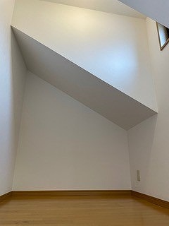 その他　２面採光で南向きのお部屋！