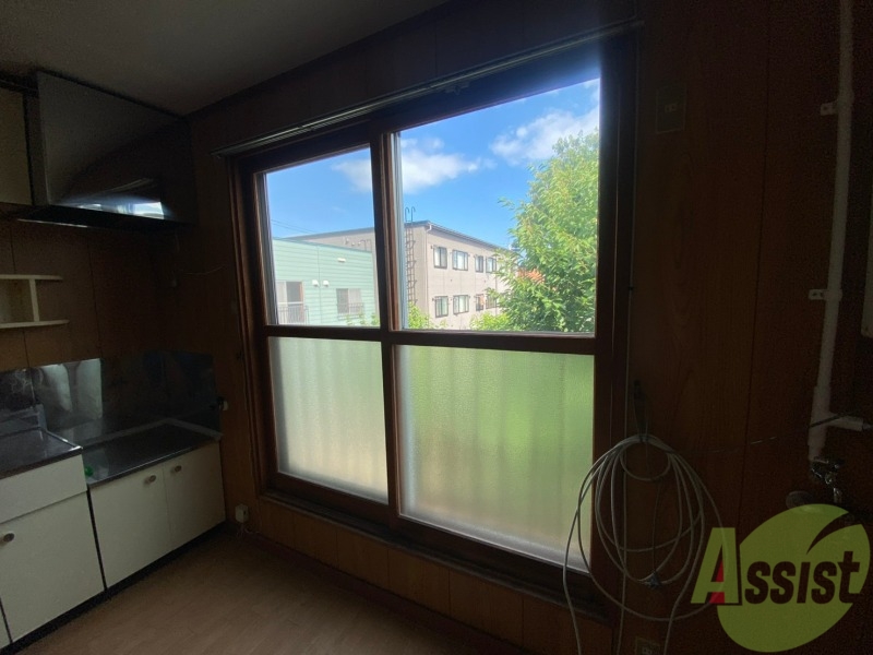 その他部屋・スペース　こちらは窓です。大きくて沢山光が差し込みそうですね。