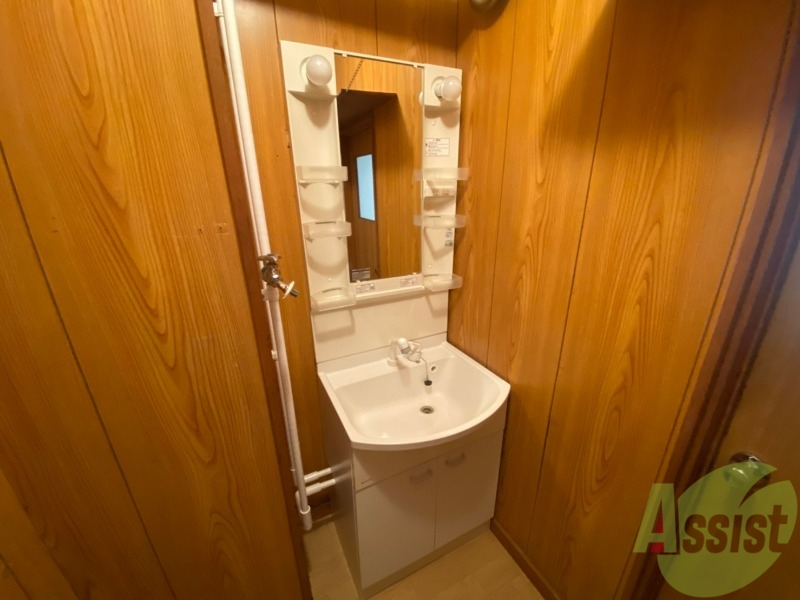 洗面設備　こちらに洗面台があります。朝の洗顔はこちらで。