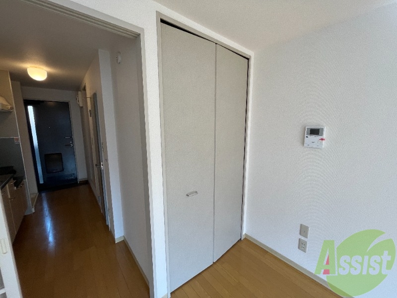 収納　収納はこちらのクローゼットをお使い下さい。