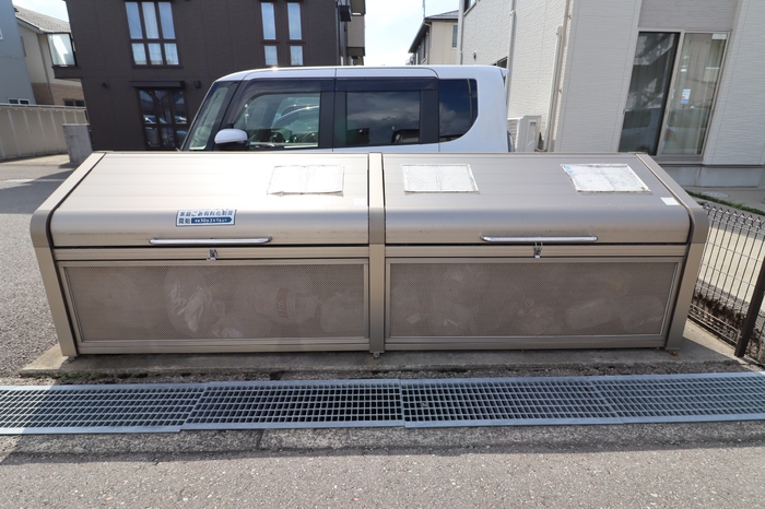 駐車場　忙しい朝に嬉しい敷地内ゴミ置き場！