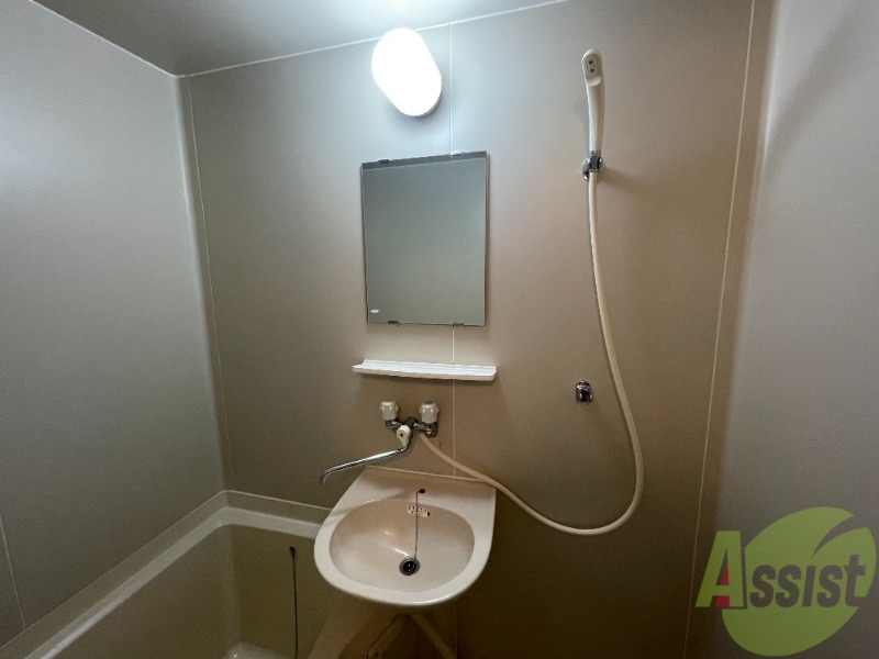 洗面設備　洗面台はバスルームの中に付いていましたよ～