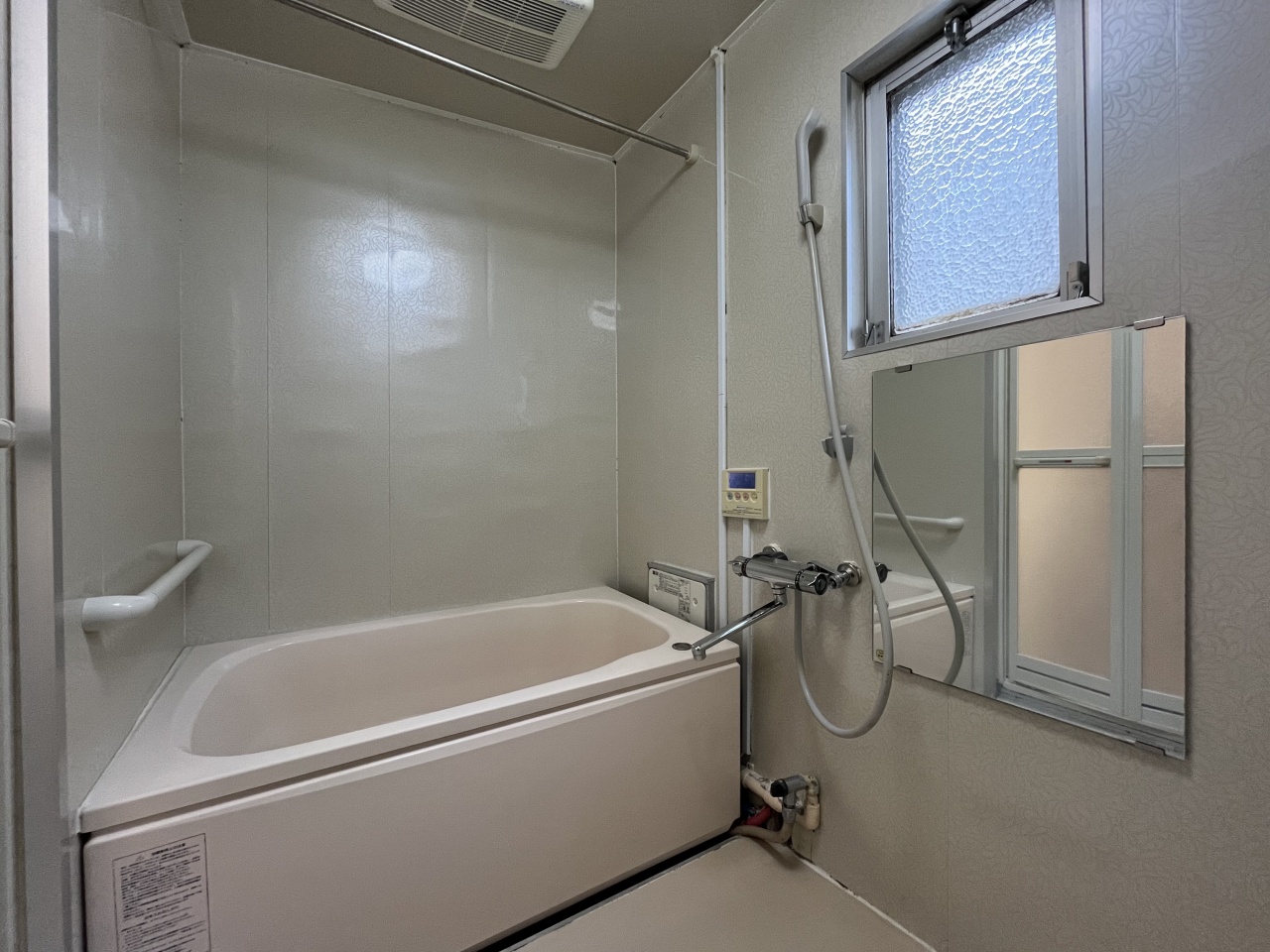 バス・シャワールーム　追炊き・浴室乾燥機能が付いた経済的なユニットバス♪