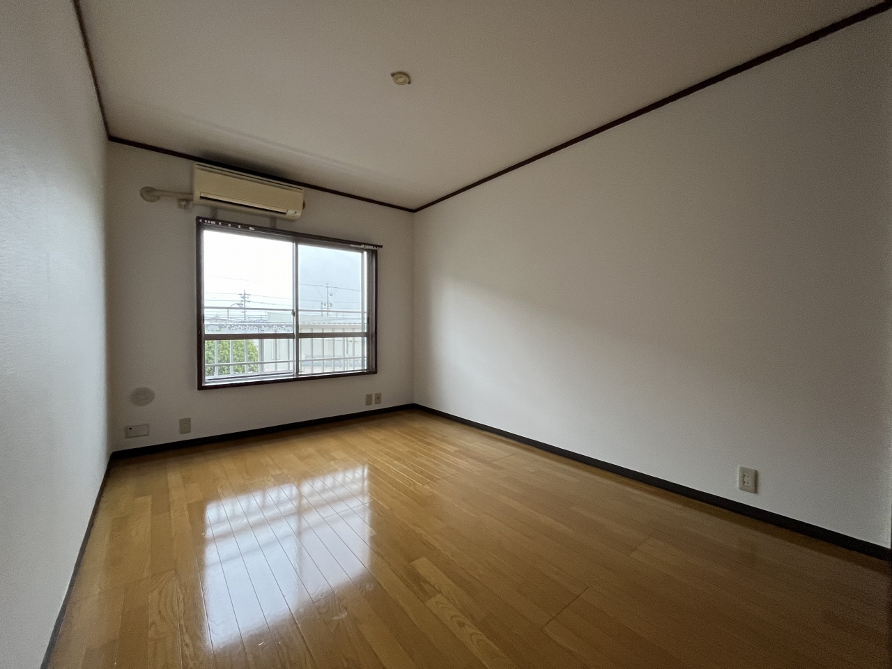 その他部屋・スペース　6.5帖の南洋室　エアコンは設備ではありません