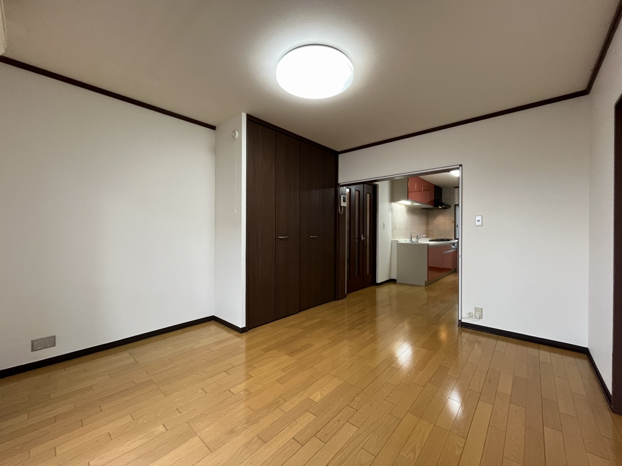 居室・リビング　リビングダイニング　　エアコン・照明器具は設備ではありません