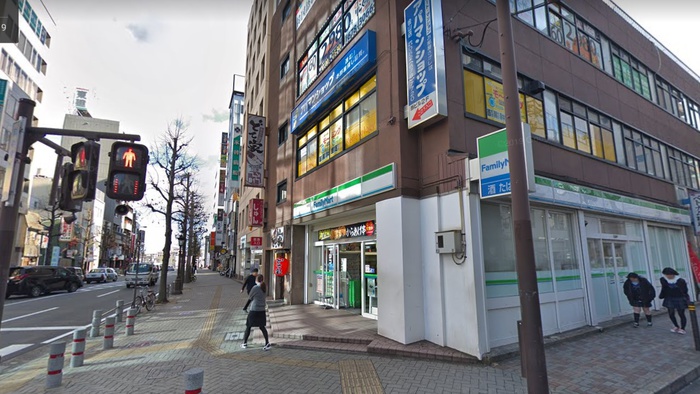 コンビニ　ファミリーマート　金山駅南口店（コンビニ）まで72m