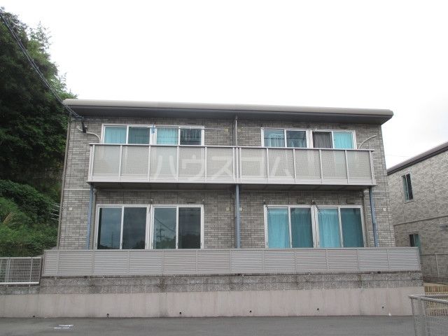 福岡市東区香椎のアパートの建物外観