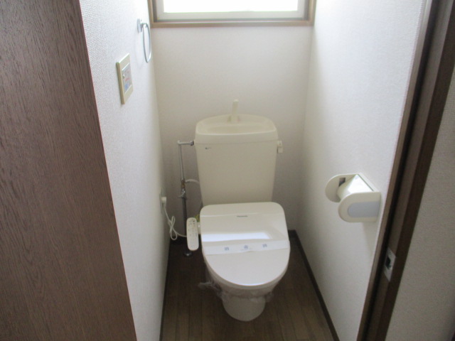 トイレ　温水洗浄便座設置致しました。