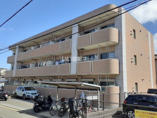 東大阪市玉串町西のマンションの建物外観