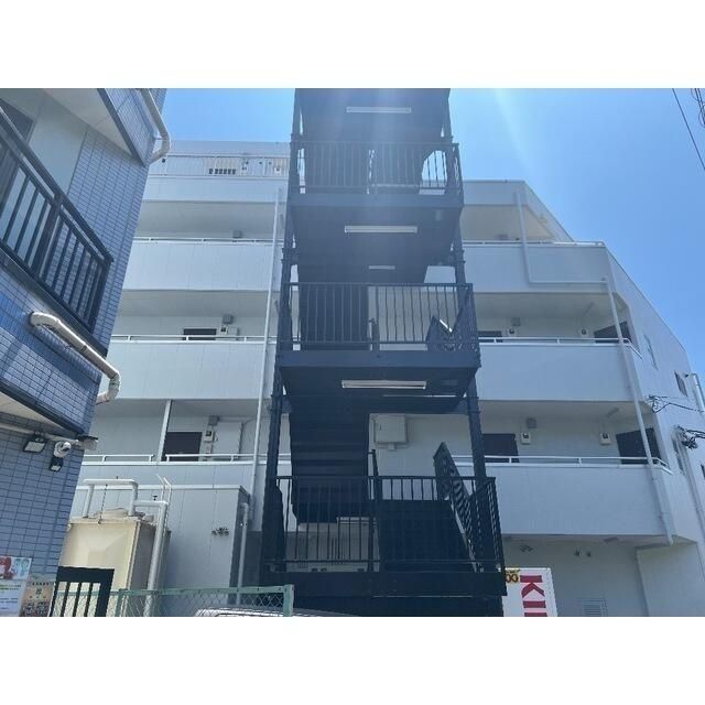 【セラーズ二宮の建物外観】