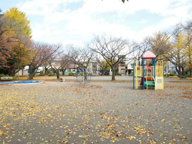 【千葉市中央区松波のマンションの公園】