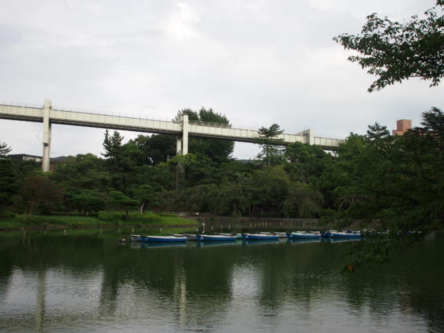 【千葉市中央区松波のマンションの公園】