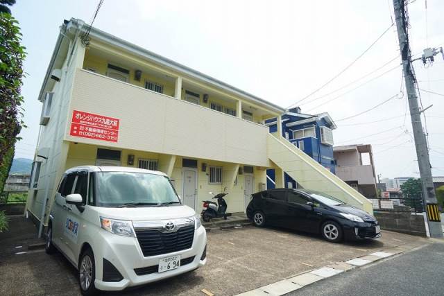 福岡市東区唐原のアパートの建物外観