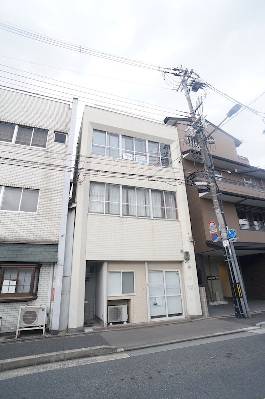 東寺ビルの建物外観