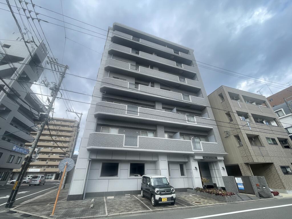 広島市西区中広町のマンションの建物外観