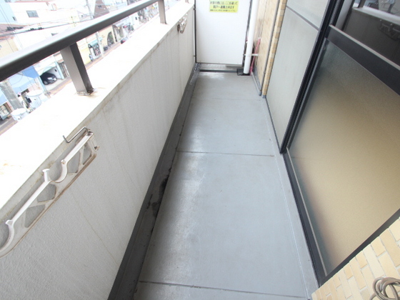 バルコニー　※別の部屋の写真です。