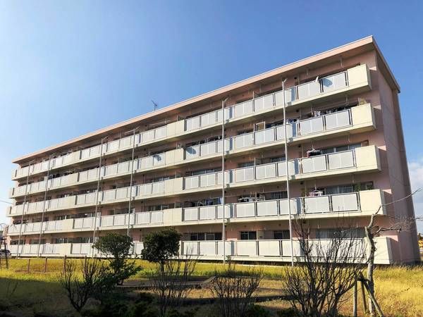 掛川市中のマンションの建物外観