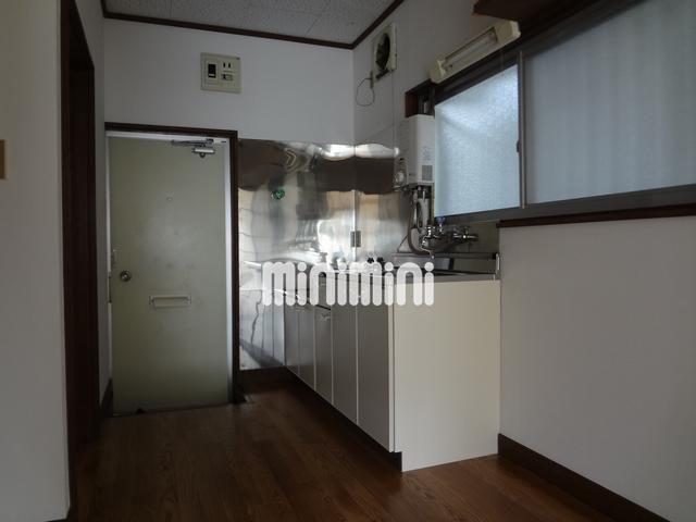 キッチン　明るいキッチンで料理の腕もはかどりますね。