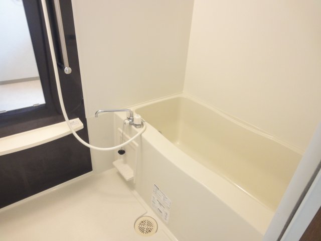 バス・シャワールーム　同物件、別号室のものです。
