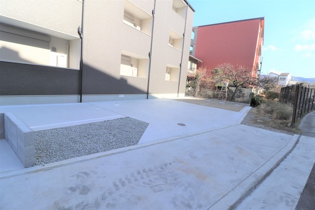 駐車場　敷地内駐車場