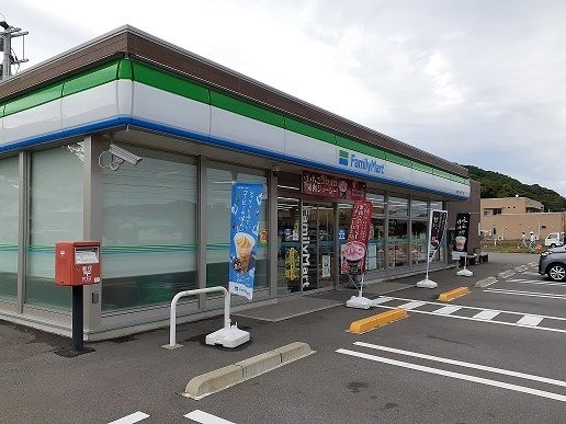 コンビニ　ファミリーマート土々呂五丁目店（コンビニ）まで290m