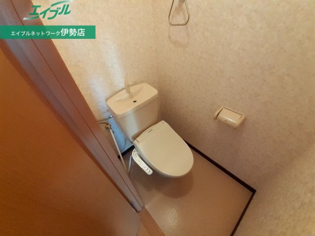 トイレ　同型参考写真