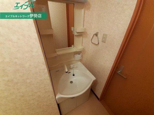 洗面設備　同型参考写真