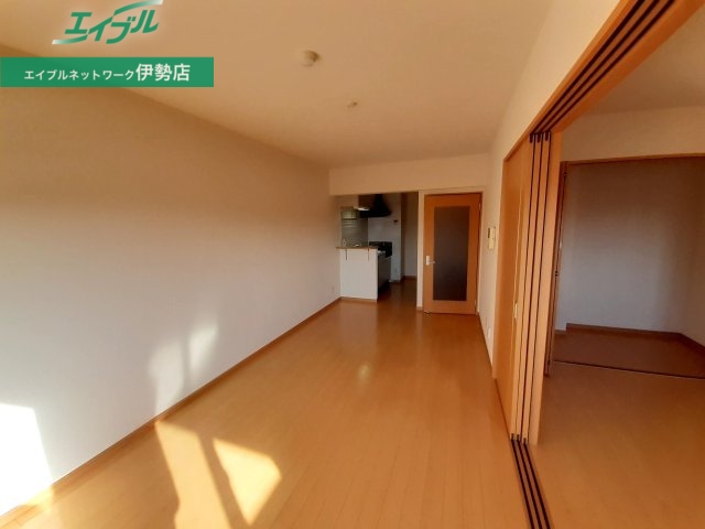 居室・リビング　同型参考写真