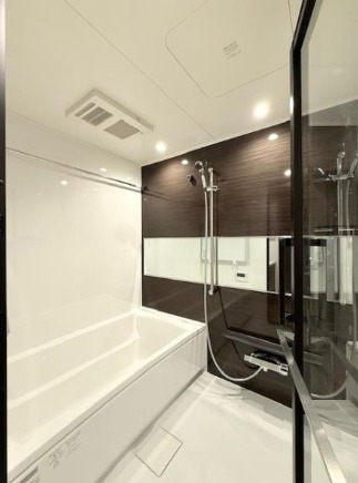 バス・シャワールーム　※別部屋の参考写真です。