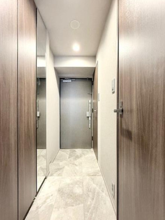 玄関　※別部屋の参考写真です。