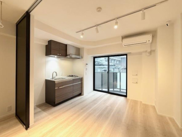 居室・リビング　※別部屋の参考写真です。