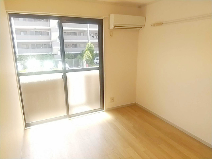 居室・リビング　別号室参考写真